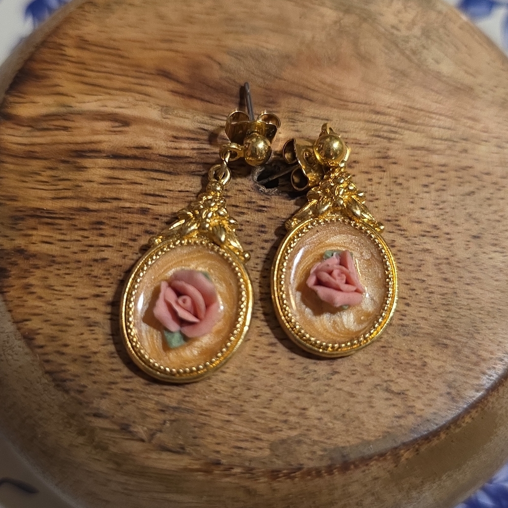 Avon Gold and Pink Rose Earrings